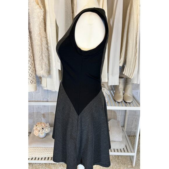 Mossimo Women's Size XS Black & Gray Colorblock Fit & Flare Skater Dress #0213 - Picture 2 of 8